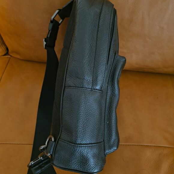 Coach Men’s Leather Sling Backpack Crossbody Bag Black Brown Stripe - Picture 4 of 5